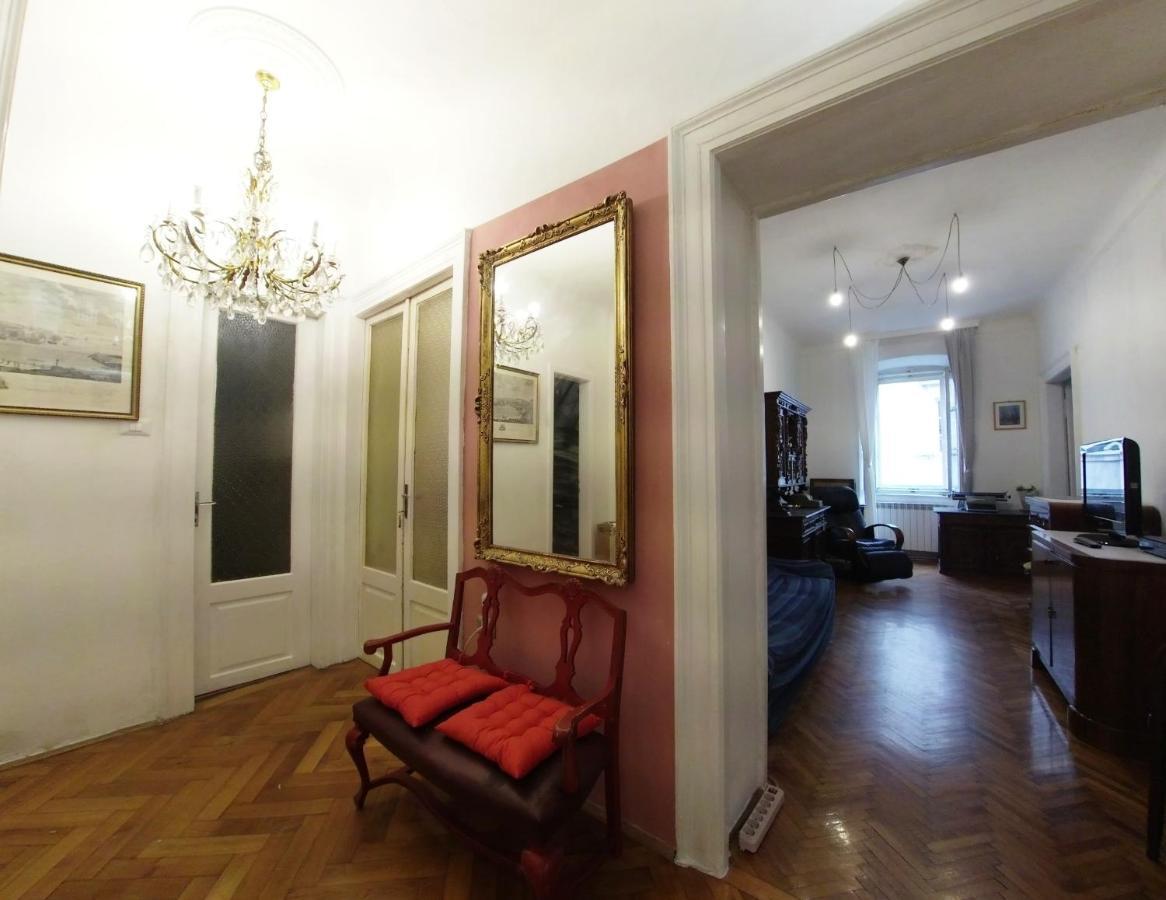 Casa Antica - Historical Apartment In Old City Center Trieste Bagian luar foto