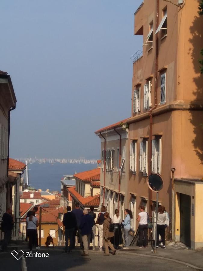 Casa Antica - Historical Apartment In Old City Center Trieste Bagian luar foto