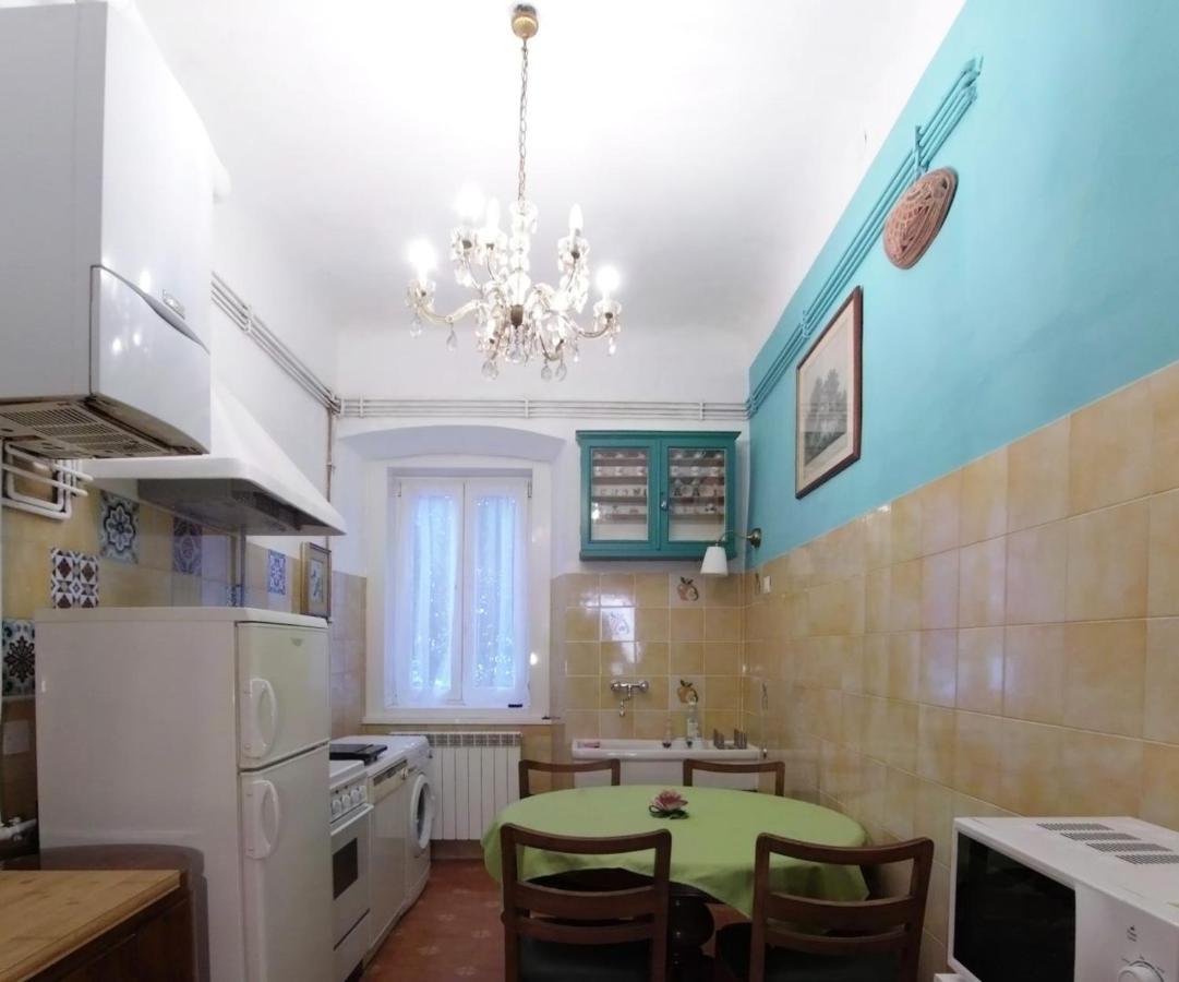 Casa Antica - Historical Apartment In Old City Center Trieste Bagian luar foto